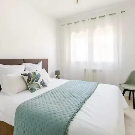 Irinas House דירה